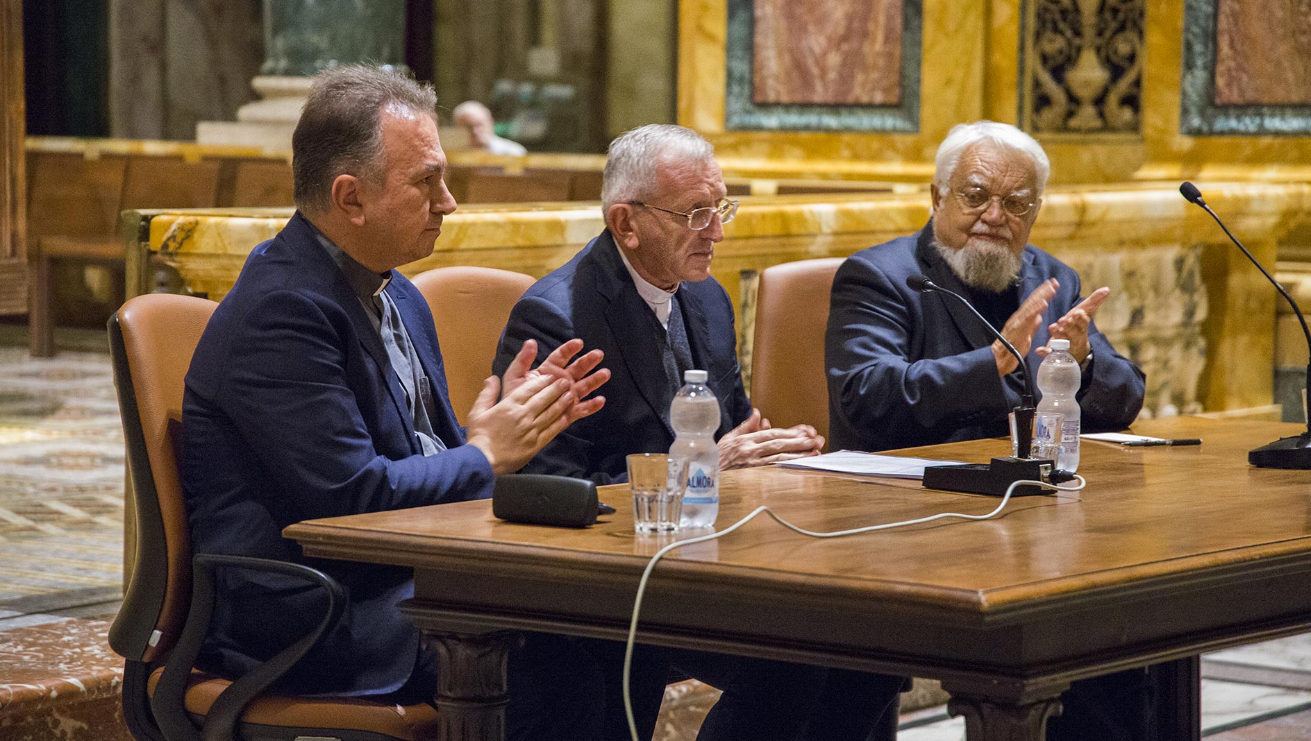 Il Vicario del Rettor Maggiore don Cereda alla mostra Exodus