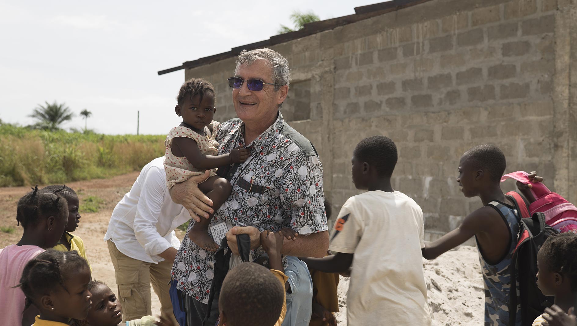 Padre Crisafulli e gli auguri di Natale dalla Sierra Leone