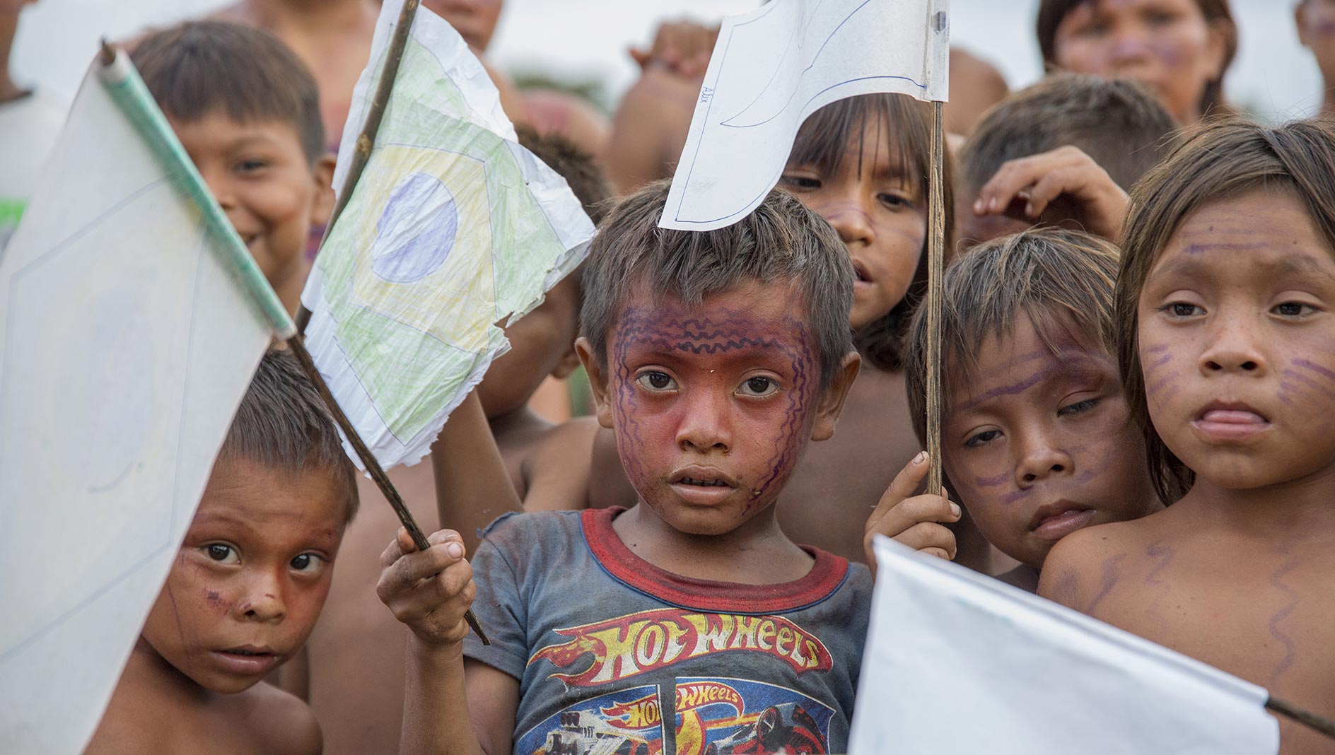 Bambini in Amazzonia