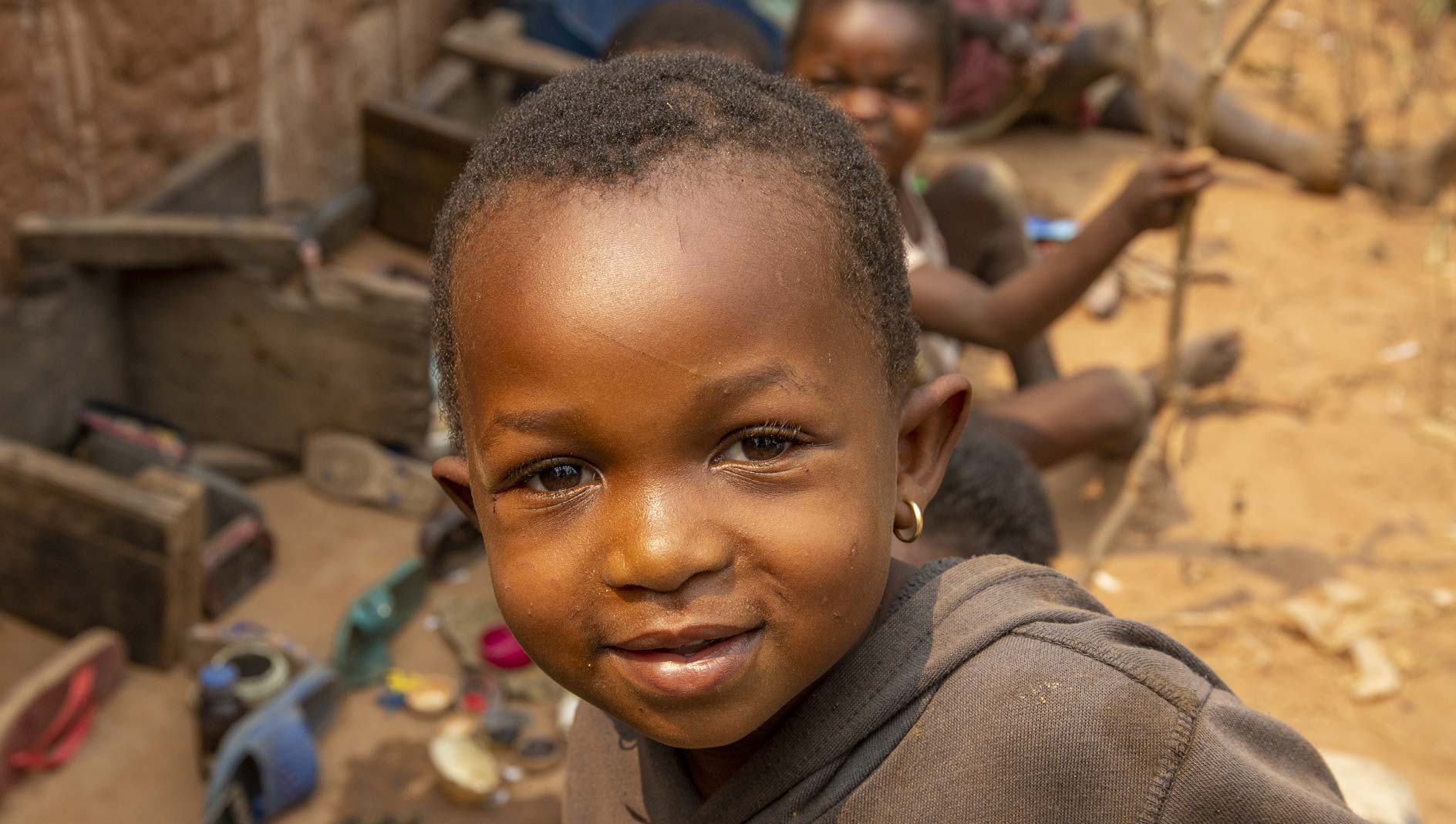 Primo piano di una bimba della Repubblica Democratica del Congo